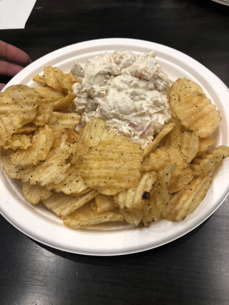Illustration for article titled This Memorial Day Weekend, Make 1 of These Dips, The Food of God Herself